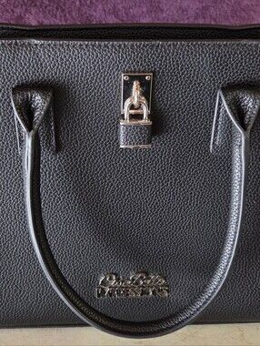 Che Belle Impressions Purse. Brand New.